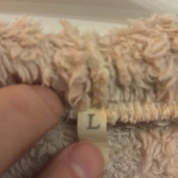 Super Soft & Cozy Beige Faux-Fur Cable Knit Hoodie - Size L - Picture 3 of 4